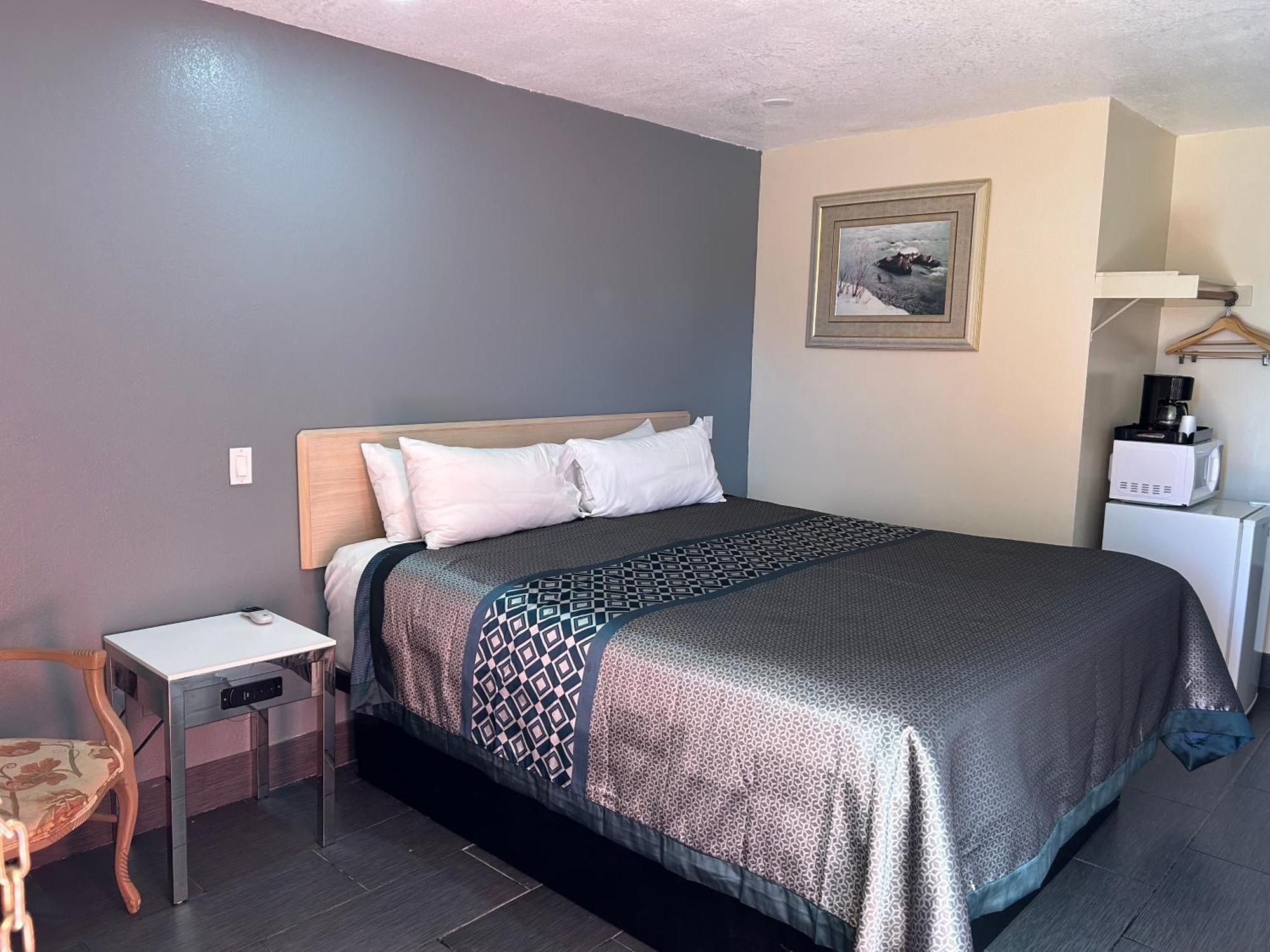 California Inn Hotel And Suites Adelanto Us 395 Eksteriør bilde